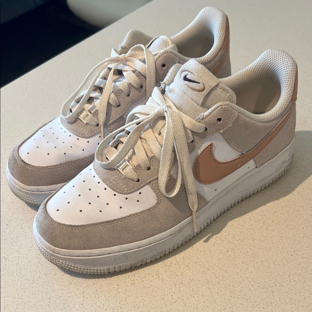Nike White and Brown Low-Top Sneakers